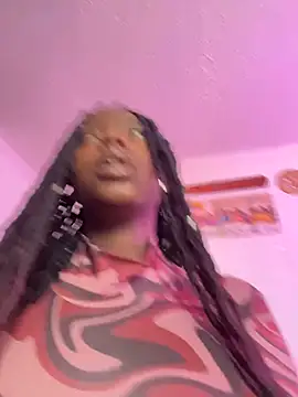 Snapshot of Kennya__ chatting on 12/14/25, 06:56 Kennya online show from 12/14/25, 06:56