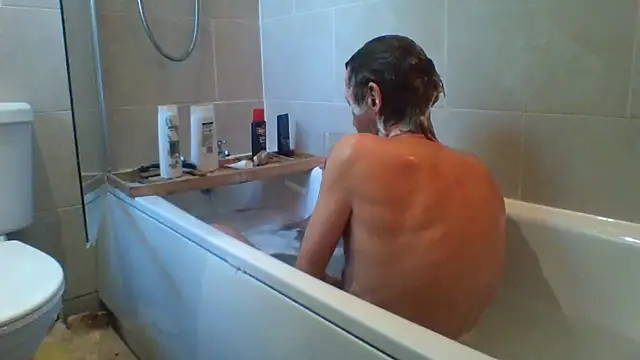 Snapshot of Grower_and_shower chatting on 05/04/26, 06:37 Grower and shower online show from 05/04/26, 06:37