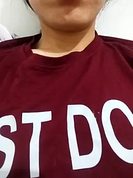 saraaxx1 online show from 11/19/25, 11:10