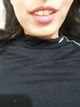 saraaxx1 online show from 12/03/25, 07:01