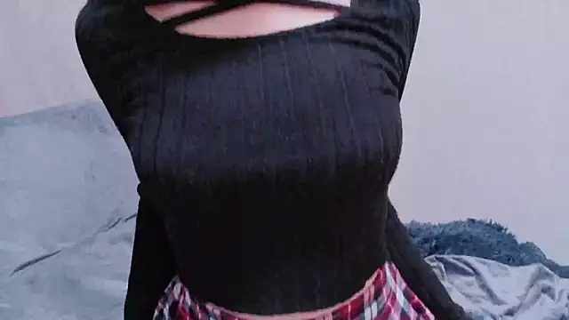 Snapshot of Rodrigues_Lucas chatting on 02/03/26, 06:35 Rodrigues Lucas online show from 02/03/26, 06:35