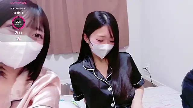 Snapshot of Rodrigues_Lucas chatting on 02/12/26, 04:24 Rodrigues Lucas online show from 02/12/26, 04:24