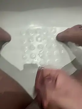 Snapshot of chrisssssss24 chatting on 03/07/25, 02:46 chrisssssss24 online show from 03/07/25, 02:46