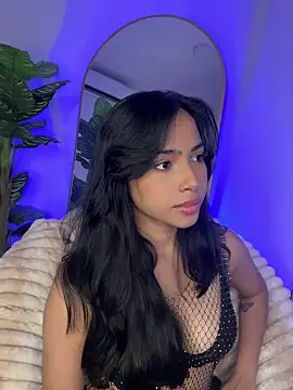 Snapshot of _Emily_Thompson_ chatting on 12/20/25, 03:13 Emily Thompson online show from 12/20/25, 03:13