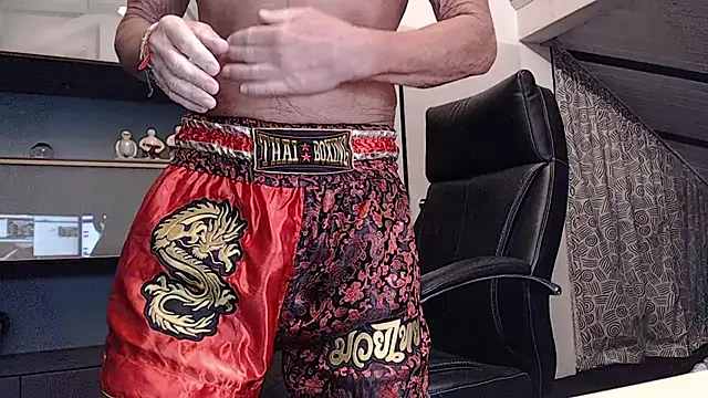 Snapshot of munichrubber chatting on 04/02/26, 04:21 munichrubber online show from 04/02/26, 04:21