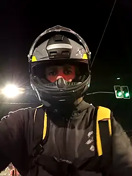 Snapshot of Fzssp chatting on 03/18/26, 01:31 Fzssp online show from 03/18/26, 01:31