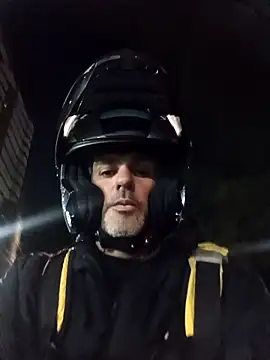 Snapshot of Fzssp chatting on 04/16/26, 02:56 Fzssp online show from 04/16/26, 02:56