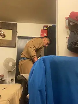 Snapshot of Feendy17 chatting on 02/25/26, 07:51 Feendy17 online show from 02/25/26, 07:51