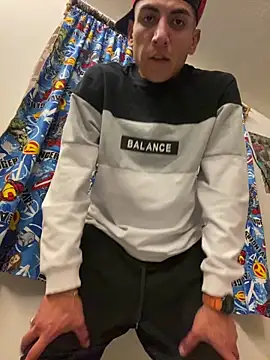 Snapshot of Feendy17 chatting on 04/02/26, 10:13 Feendy17 online show from 04/02/26, 10:13