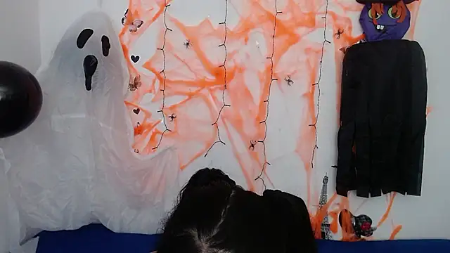 Snapshot of tatis_celis chatting on 10/15/25, 01:55 tatis celis online show from 10/15/25, 01:55