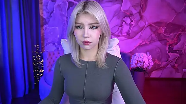 Snapshot of SelenaIris chatting on 09/26/25, 06:06 SelenaIris online show from 09/26/25, 06:06