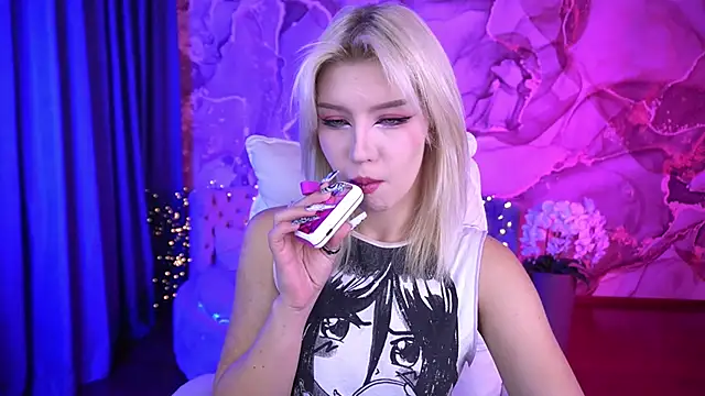 Snapshot of SelenaIris chatting on 10/08/25, 06:44 SelenaIris online show from 10/08/25, 06:44