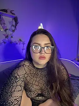 MiraLuccian online show from 10/09/25, 08:40