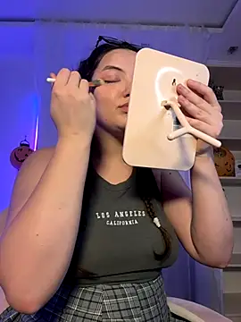 MiraLuccian online show from 11/04/25, 08:19