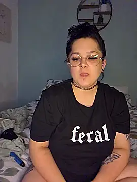 Saucy-Serenity online show from 09/29/25, 07:40