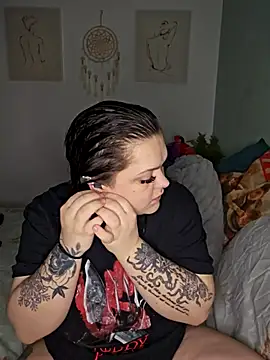 Saucy-Serenity online show from 04/13/26, 07:19