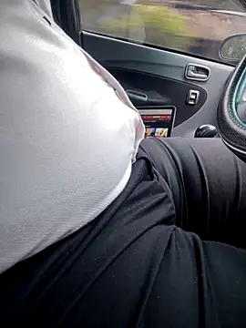 dam-her-boy online show from 10/21/25, 02:45