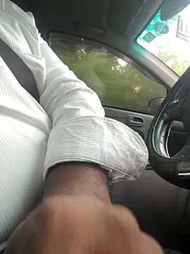 Snapshot of dam-her-boy chatting on 04/16/26, 11:44 dam-her-boy online show from 04/16/26, 11:44