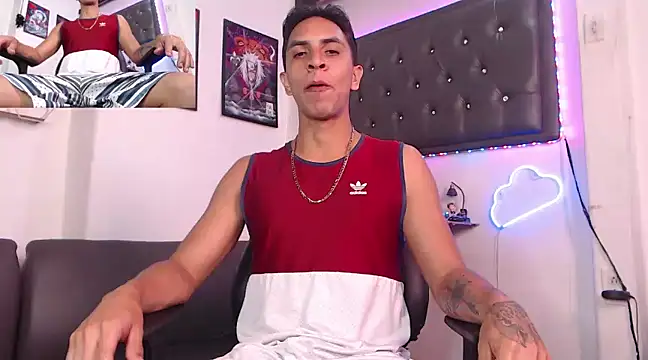 Snapshot of Monkey_uchiha777 chatting on 03/16/25, 02:55 Monkey uchiha777 online show from 03/16/25, 02:55