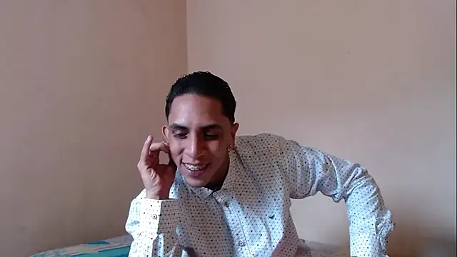 Snapshot of Monkey_uchiha777 chatting on 09/17/25, 05:14 Monkey uchiha777 online show from 09/17/25, 05:14