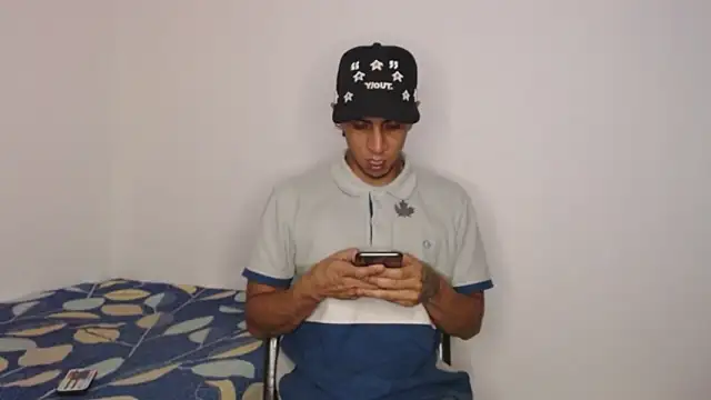 Snapshot of Monkey_uchiha777 chatting on 11/27/25, 01:29 Monkey uchiha777 online show from 11/27/25, 01:29