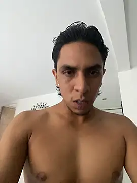 Snapshot of Monkey_uchiha777 chatting on 02/28/26, 10:44 Monkey uchiha777 online show from 02/28/26, 10:44