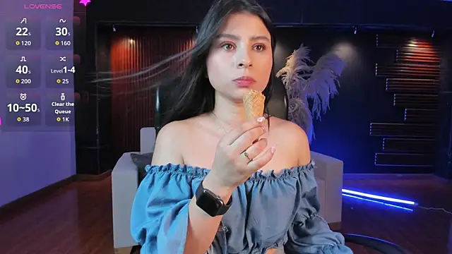 Catalina Santhana online show from 10/10/25, 06:29