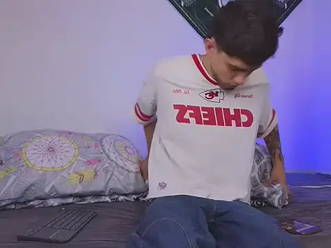 samevansx  online show from 09/20/25, 05:14