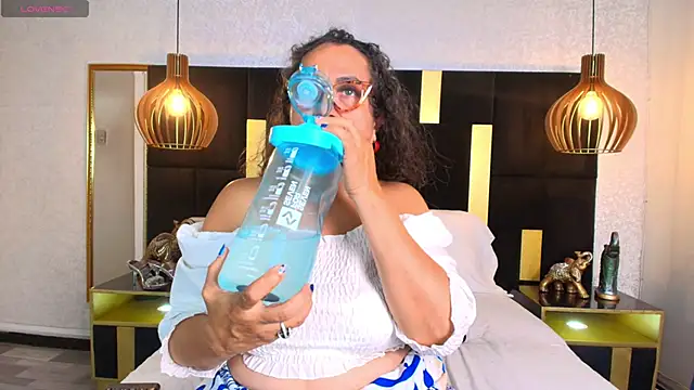 AlessandraLeroy online show from 11/08/25, 02:50