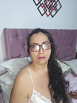 AlessandraLeroy online show from 02/21/26, 01:39