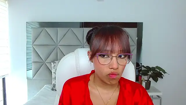 Snapshot of sharon_rosse__ chatting on 03/08/25, 03:24 sharon rosse   online show from 03/08/25, 03:24