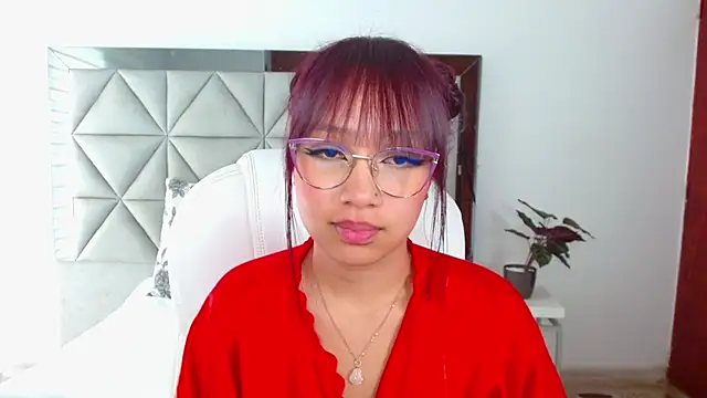 Snapshot of sharon_rosse__ chatting on 03/15/25, 03:37 sharon rosse   online show from 03/15/25, 03:37