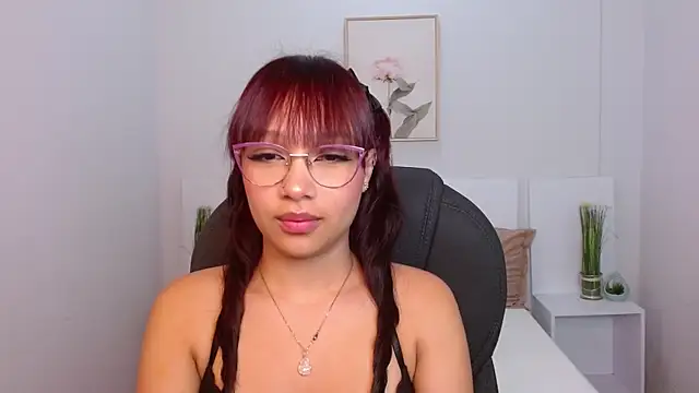 Snapshot of sharon_rosse__ chatting on 03/22/25, 12:04 sharon rosse   online show from 03/22/25, 12:04