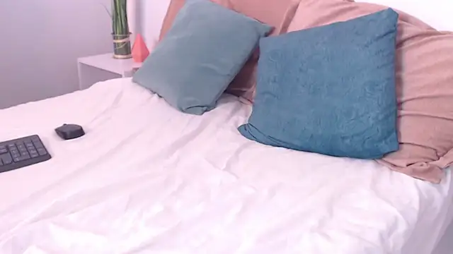 Snapshot of sharon_rosse__ chatting on 03/22/25, 03:09 sharon rosse   online show from 03/22/25, 03:09