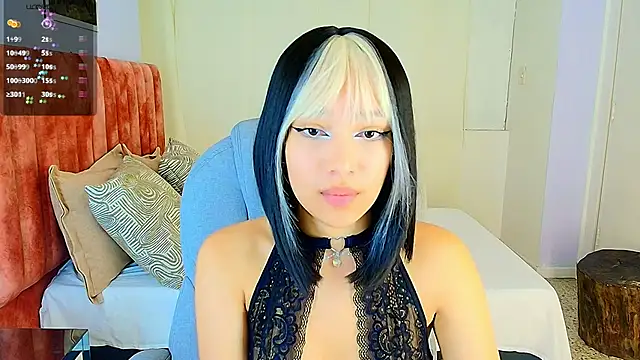 Snapshot of sharon_rosse__ chatting on 10/29/25, 07:04 sharon rosse   online show from 10/29/25, 07:04