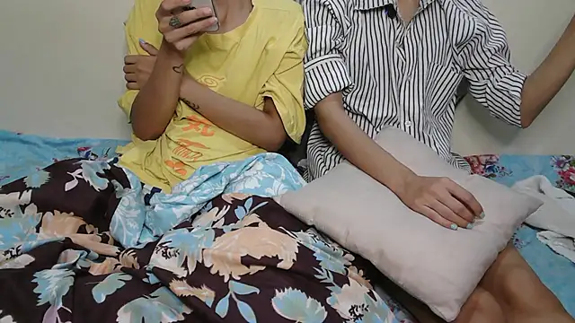 NaughtyThrouple007 online show from 11/01/25, 05:48