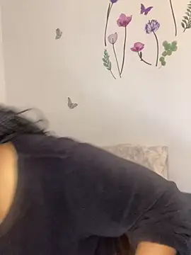 Nahomy gree online show from 11/17/25, 05:02