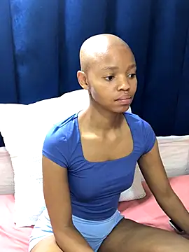 BondiBitch online show from 11/03/25, 03:02