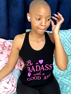 BondiBitch online show from 11/08/25, 01:44