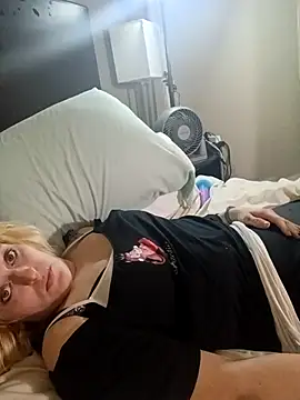 KITTYBOOBOOFUXX online show from 11/25/25, 10:15