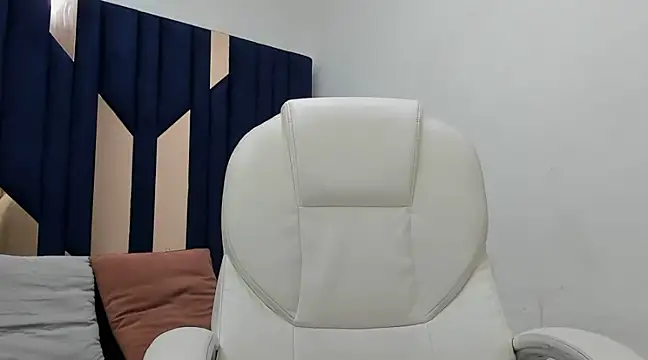 Oriana69  online show from 03/11/25, 09:26