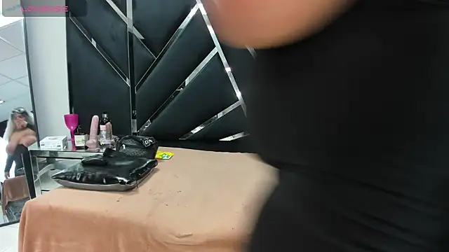 Oriana69  online show from 09/08/25, 03:00