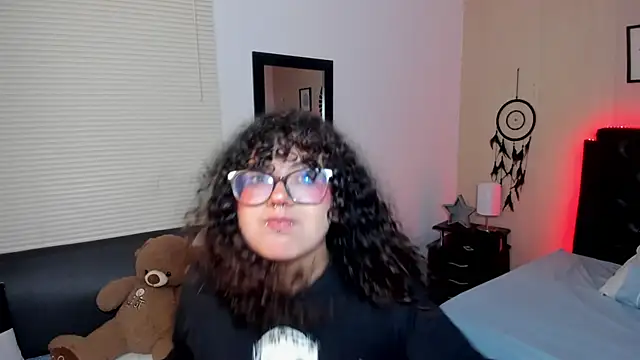 Snapshot of _Lilly_miller chatting on 03/11/26, 04:57 Lilly miller online show from 03/11/26, 04:57