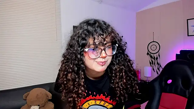 Snapshot of _Lilly_miller chatting on 03/17/26, 03:11 Lilly miller online show from 03/17/26, 03:11