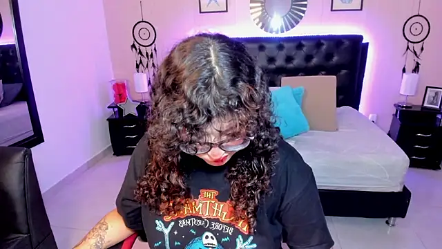 Snapshot of _Lilly_miller chatting on 03/20/26, 04:39 Lilly miller online show from 03/20/26, 04:39