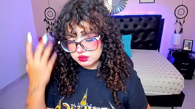 Snapshot of _Lilly_miller chatting on 03/26/26, 06:19 Lilly miller online show from 03/26/26, 06:19