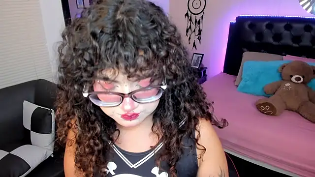 Snapshot of _Lilly_miller chatting on 04/06/26, 03:04 Lilly miller online show from 04/06/26, 03:04