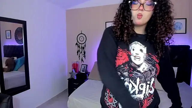 Snapshot of _Lilly_miller chatting on 04/08/26, 10:10 Lilly miller online show from 04/08/26, 10:10