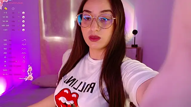 Snapshot of KARINA_FLOWER_ chatting on 03/06/25, 11:47 KARINA FLOWER online show from 03/06/25, 11:47