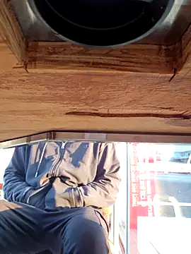 Snapshot of Gotabodiee chatting on 10/23/25, 11:42 Gotabodiee online show from 10/23/25, 11:42